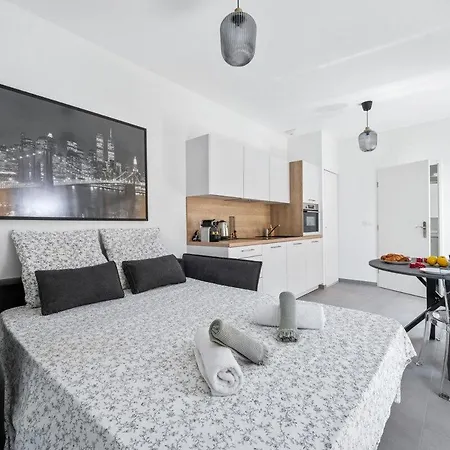 Le Val Dor - Calme - Grand Jardin - Parking Prive Мантон