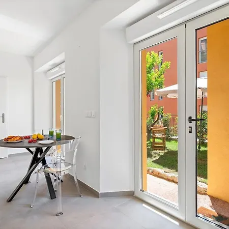 Le Val Dor - Calme - Grand Jardin - Parking Prive Апартаменти *