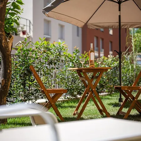 Le Val Dor - Calme - Grand Jardin - Parking Prive Апартаменти