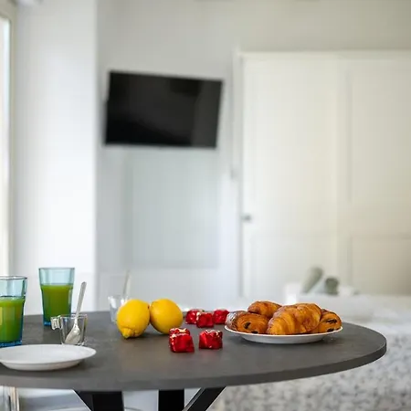 Апартаменти Le Val Dor - Calme - Grand Jardin - Parking Prive Мантон