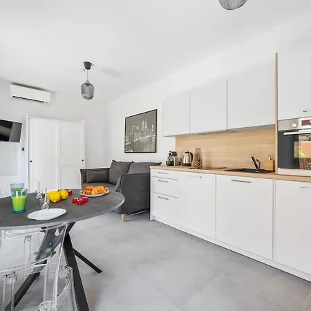 Le Val Dor - Calme - Grand Jardin - Parking Prive Apartment Menton