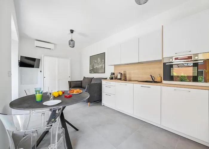 Le Val Dor - Calme - Grand Jardin - Parking Prive Apartment Menton